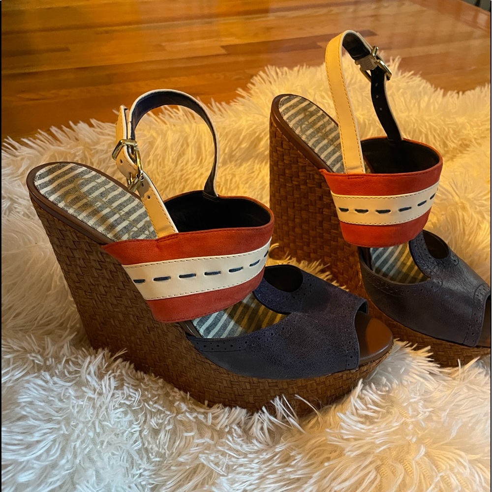 2 tone wedge